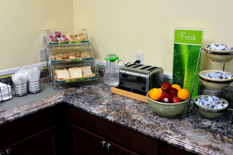 Quality Inn & Suites Gulf Breeze Bayside near Pensacola Beach, Gulf Breeze, United States