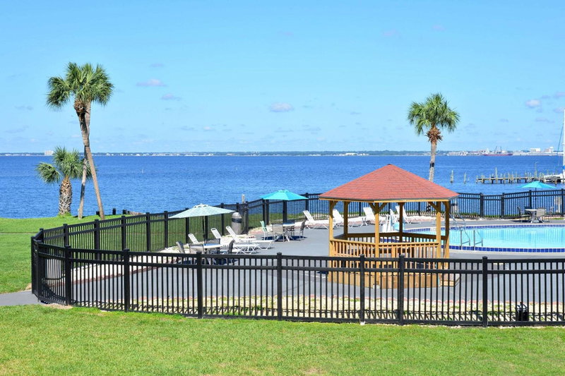 Quality Inn & Suites Gulf Breeze Bayside near Pensacola Beach, Gulf Breeze, United States