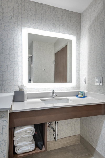 Holiday Inn Express & Suites Dallas North - Addison by IHG, Addison, United States