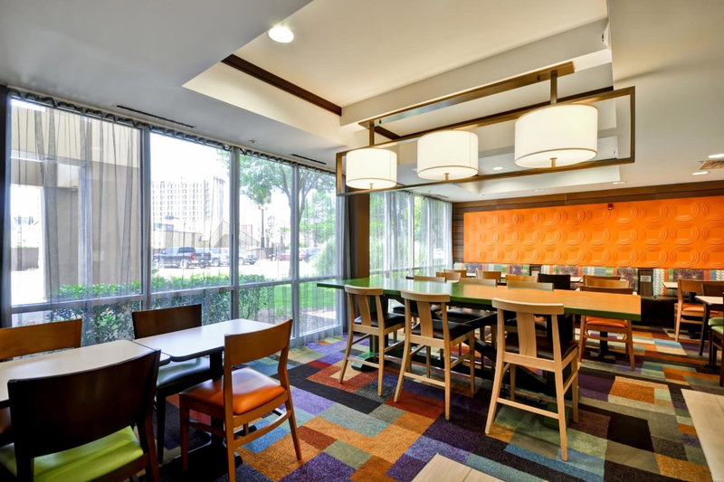 Fairfield Inn & Suites Dallas Medical/Market Center, Dallas, United States