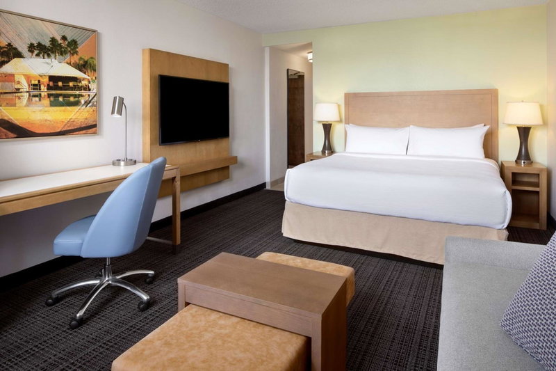 Embassy Suites by Hilton Tampa Airport Westshore, Tampa, United States