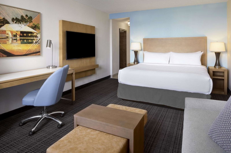 Embassy Suites by Hilton Tampa Airport Westshore, Tampa, United States