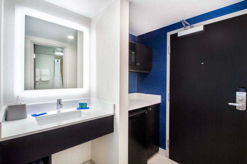 Holiday Inn Express & Suites - Albany Airport - Wolf Road by IHG, Albany, United States