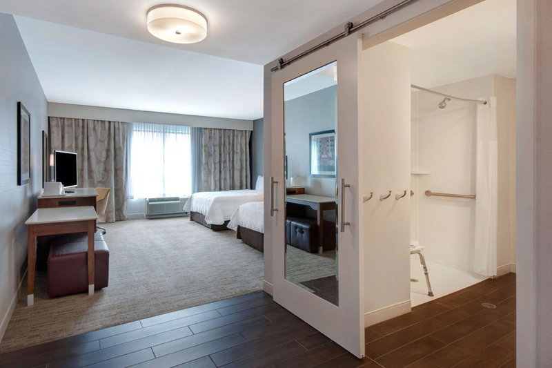 Hampton Inn & Suites Detroit/Troy, Clawson, United States