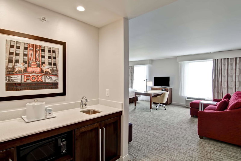 Hampton Inn & Suites Detroit/Troy, Clawson, United States