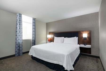 Hampton Inn & Suites Fort Wayne Downtown, Fort Wayne, United States