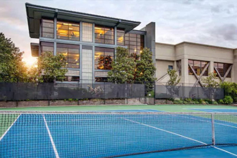 Bellevue Club Hotel, Bellevue, United States