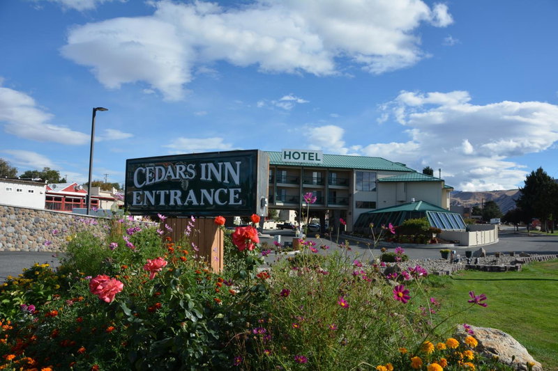 Cedars Inn, Wenatchee, United States