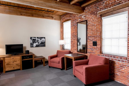 Cork Factory Hotel, Lancaster, United States