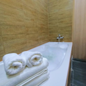 Mayflower Grande Suite Hotel, Phitsanulok, Thailand