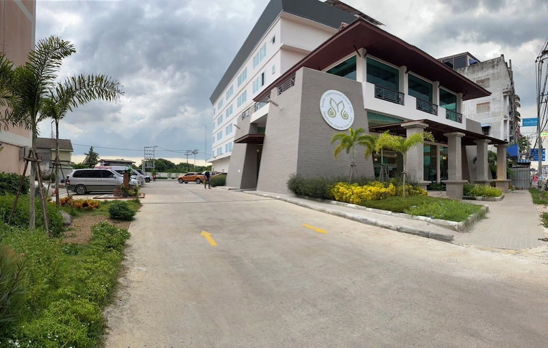 Mayflower Grande Suite Hotel, Phitsanulok, Thailand