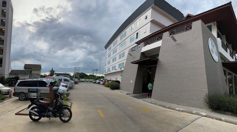 Mayflower Grande Suite Hotel, Phitsanulok, Thailand