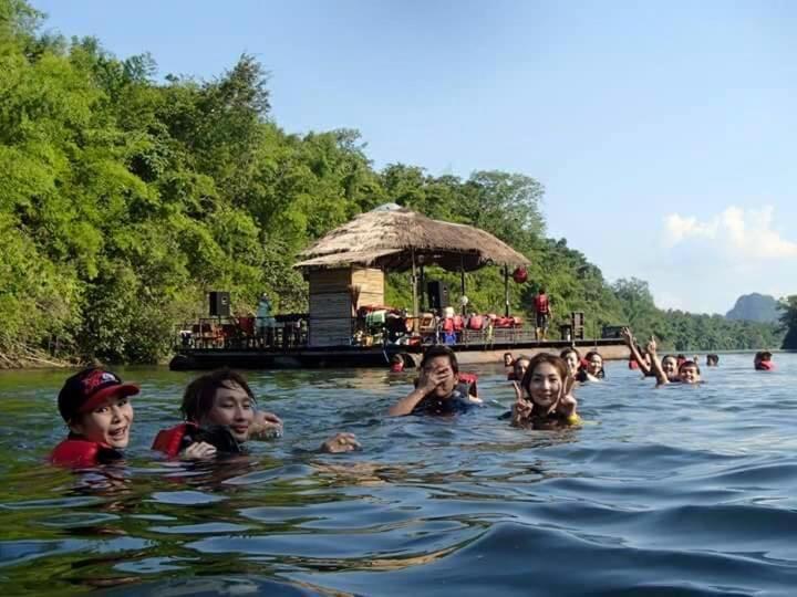 Koh Mueangkarn Paradise View Resort, Sai Yok, Thailand