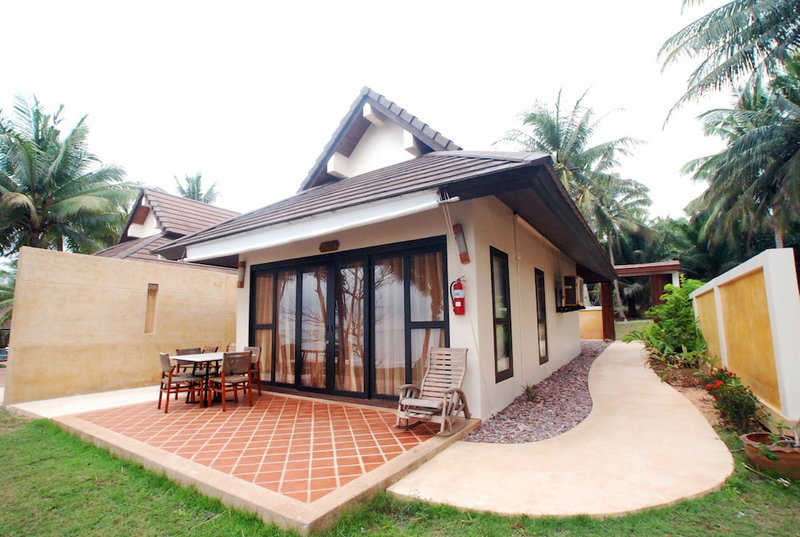 Bansaithong Beach Resort, Bang Saphan Noi, Thailand