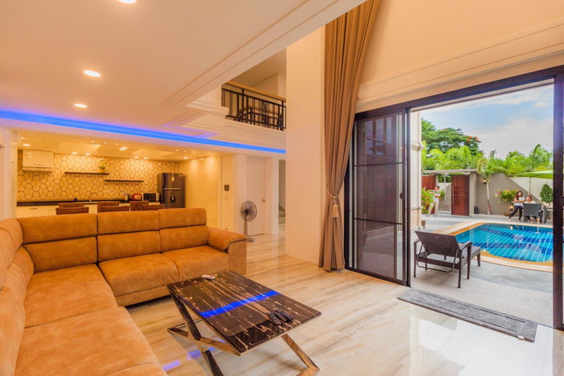 Top Pool Villa Pattaya, Pattaya Central, Thailand