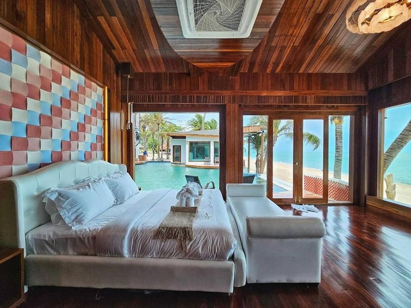 Hotel Villa Aokhanom Beachfront, Khanom, Thailand