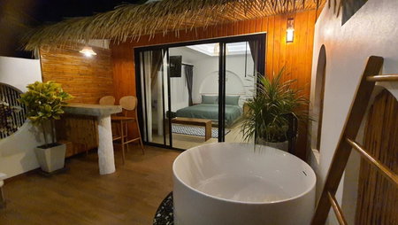 บ้านมัจฉา, Ko Larn, Thailand