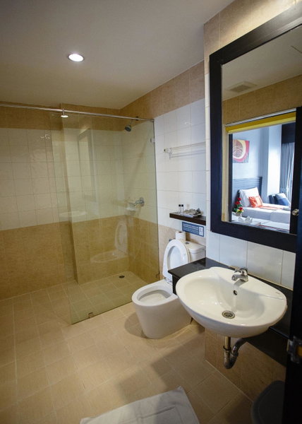 Platinum Hotel and Apartments, Patong Beach, Thailand