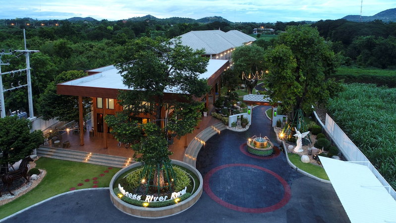 Princess River Kwai, Kanchanaburi, Thailand