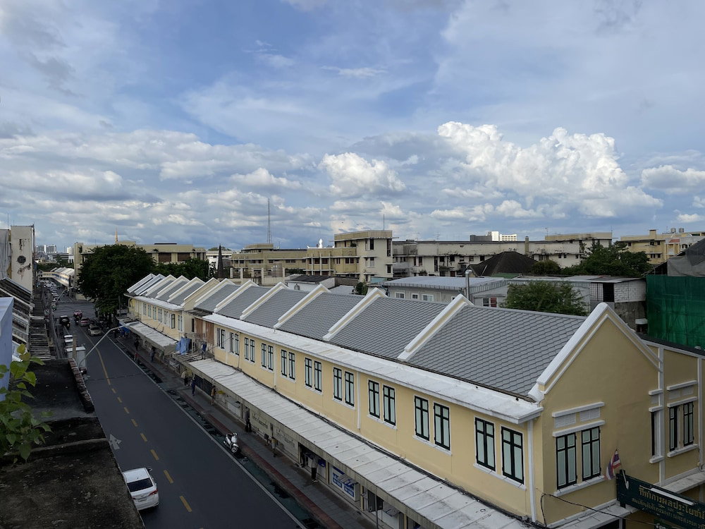 Hotel · Central Old Town Cottage, Bangkok