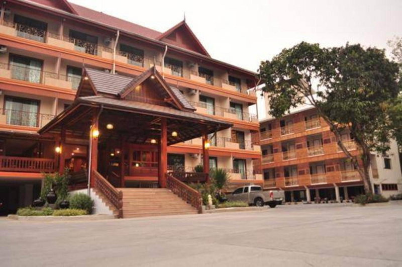 Baankhun Chiang Mai Hotel, Chiang Mai, Thailand