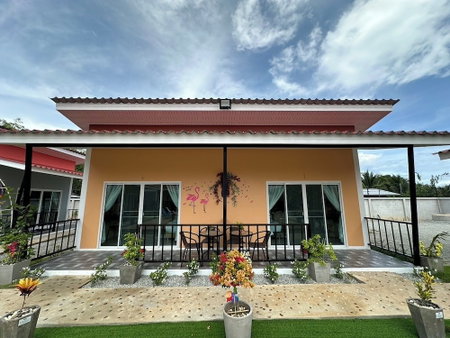 Patcharee Resort, Wichit, Thailand