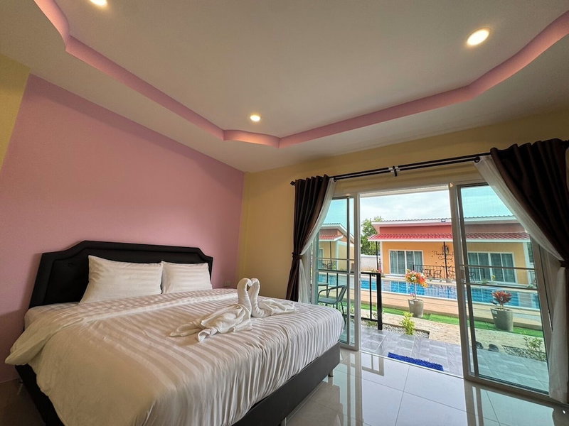 Patcharee Resort, Wichit, Thailand