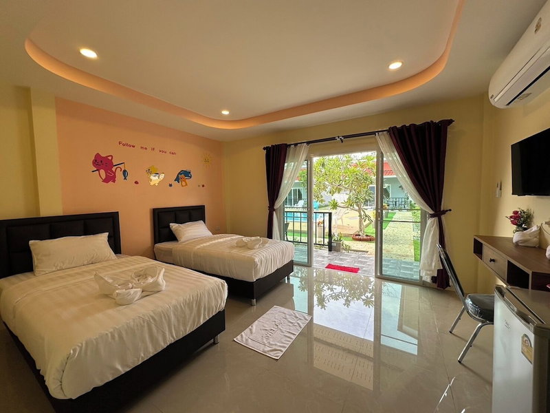 Patcharee Resort, Wichit, Thailand