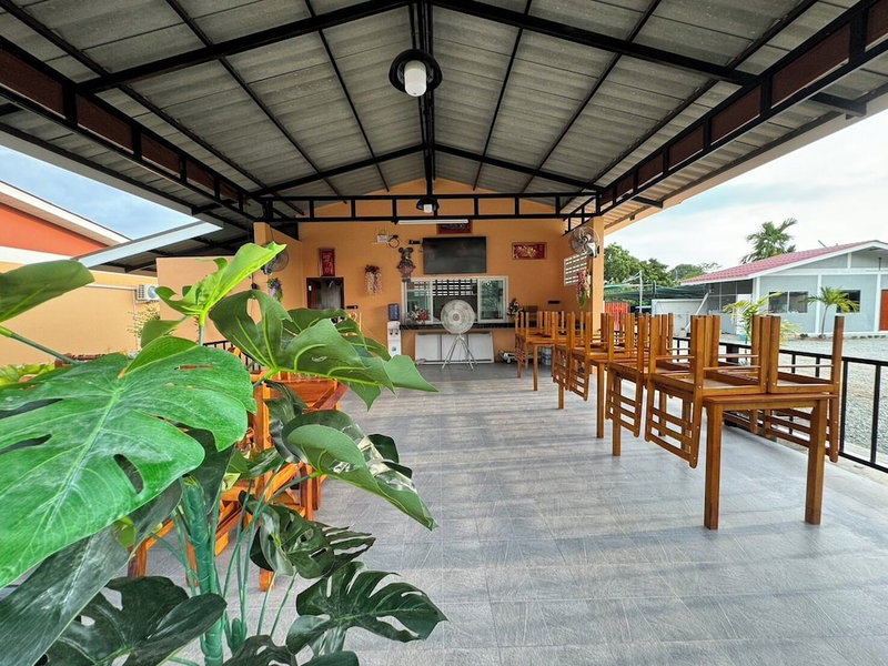 Patcharee Resort, Wichit, Thailand
