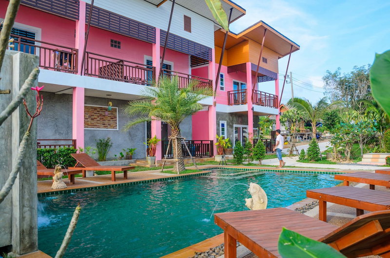 Pinky Bungalows Resort, Ko Lanta, Thailand