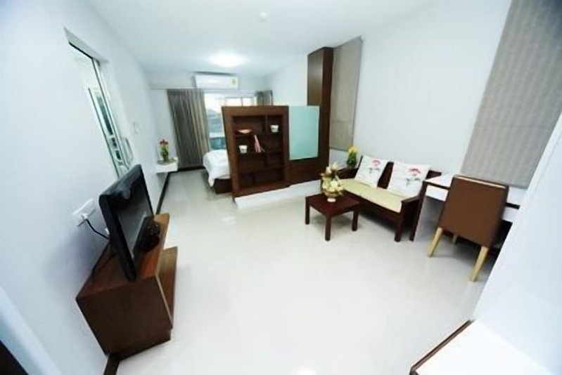 Central place serviced apartment 1, Chonburi, Thailand