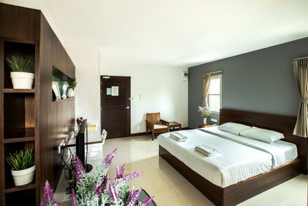 Central place serviced apartment 1, Chonburi, Thailand