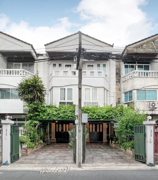 Neveu Premier Residence : Ratchada, Bangkok, Thailand