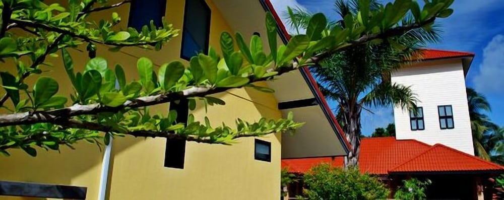 Tanisa Resort, Thailand