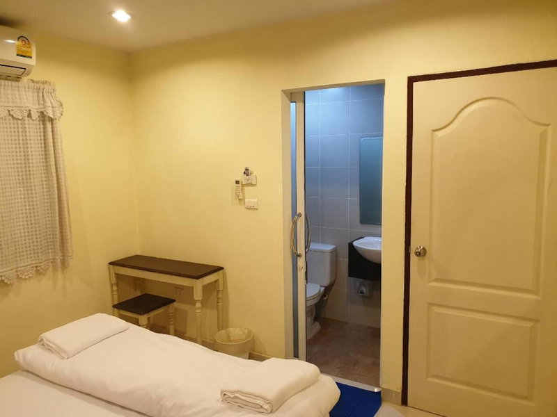 Papermoon Guesthouse, Bangkok, Thailand