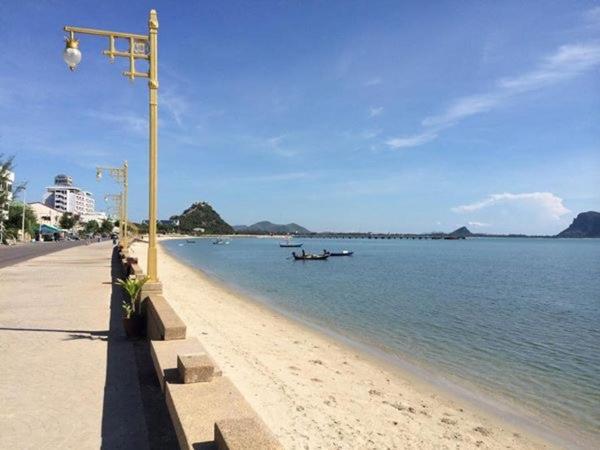 grandmabalcony, Prachuap Khiri Khan, Thailand