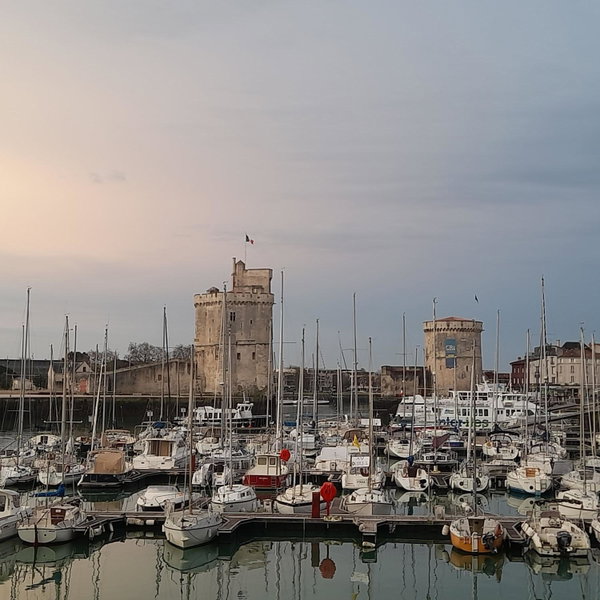 Un Hôtel En Ville, La Rochelle, France