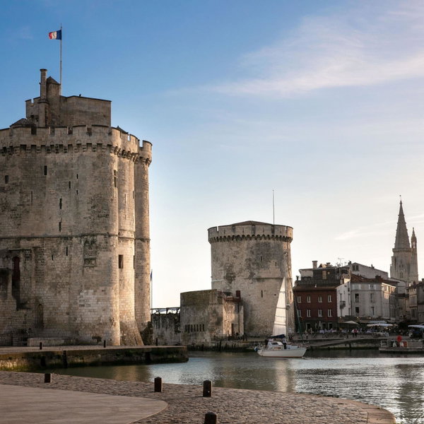 Un Hôtel En Ville, La Rochelle, France