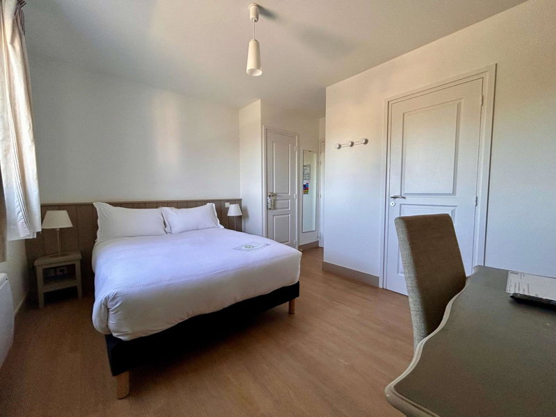BRIT HOTEL CONFORT Lannion vers Perros-Guirec, Lannion, France