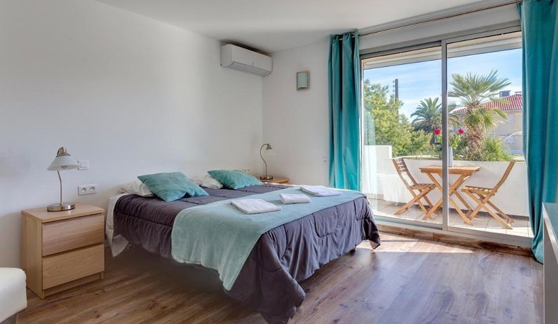 Hotel Sable Et Soleil - Port, Plage & Jacuzzi privé, Fréjus, France