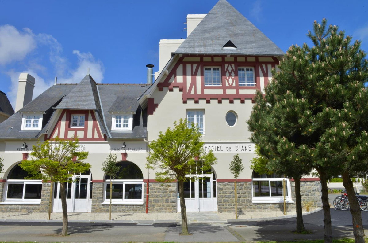 Hotel · Hotel De Diane, Sables-dʼOr-les-Pins