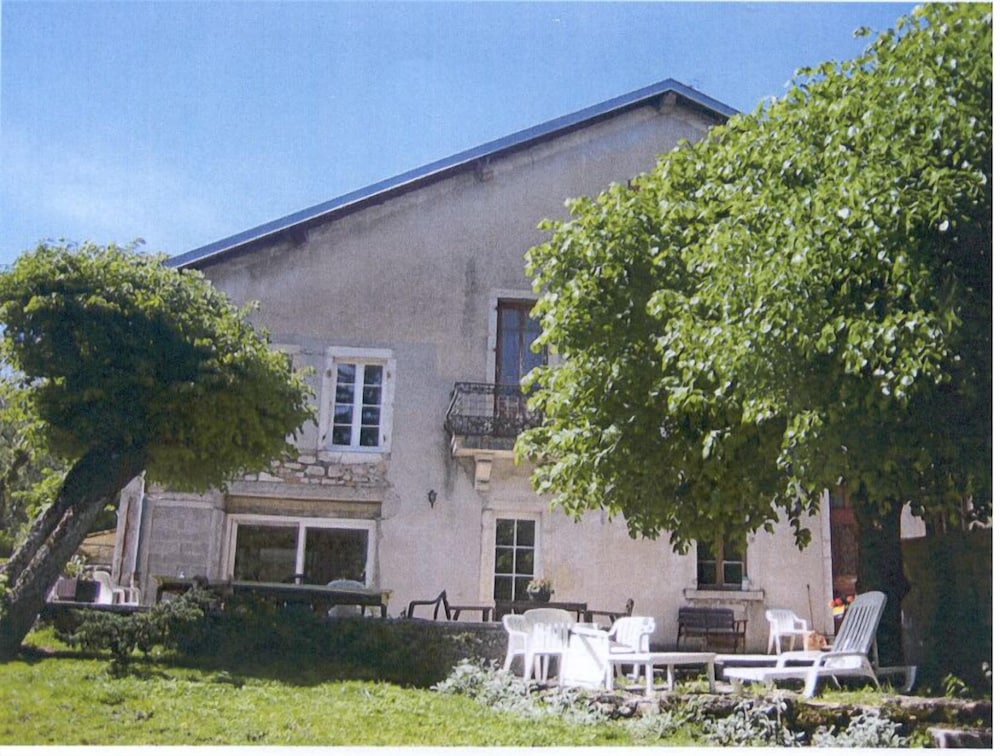Hotel · A la Grenouille du Jura - Chambres d'Hôtes de Charme Oyonnax Nantua, Bellignat