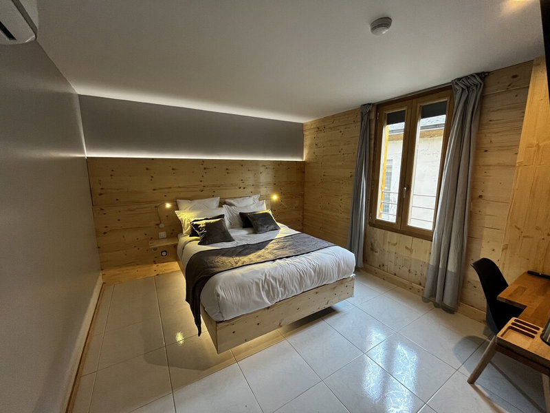 9Wagram Hôtel, Le Mans, France
