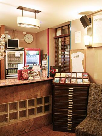 Aloha Hostel Eiffel Tower by Hiphophostels, Paris, France