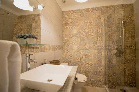 Hotel Carina-Très Grande Piscine-Local à Vélo, Apt, France
