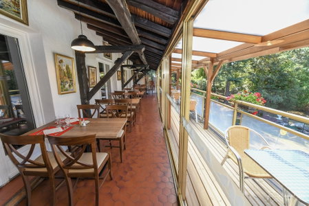 Logis Hôtel Restaurant La Chaumière, Saint-Laurent-sur-Sevre, France