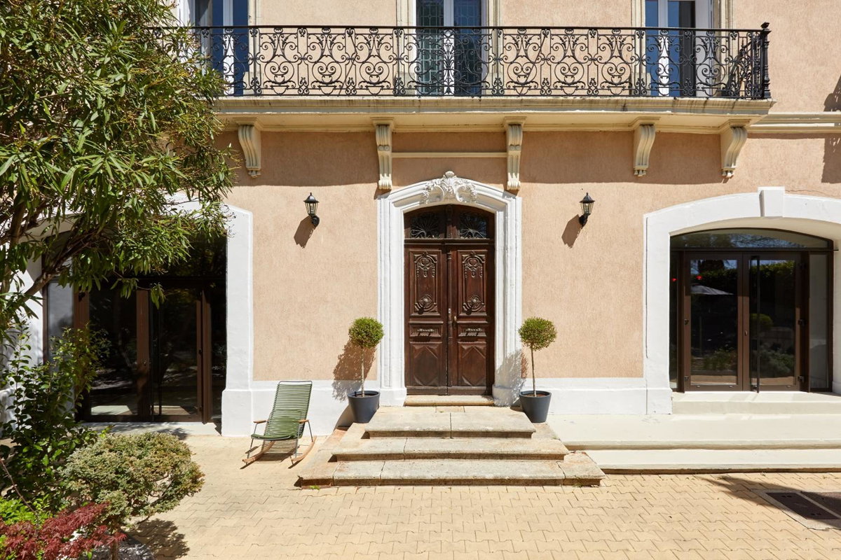 Hotel · Hôtel Saint-Alban, Nézignan-lʼÉvêque