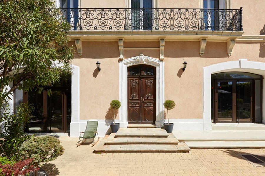 Hôtel Saint-Alban, Nézignan-lʼÉvêque, France