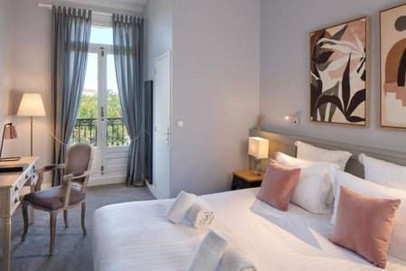 Hôtel Saint-Alban, Nézignan-lʼÉvêque, France