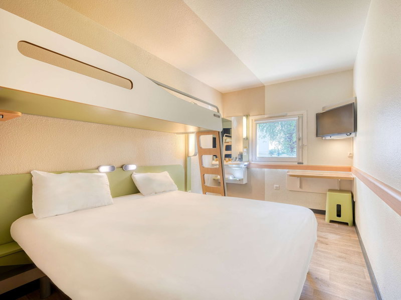 ibis budget Versailles Trappes, Trappes, France